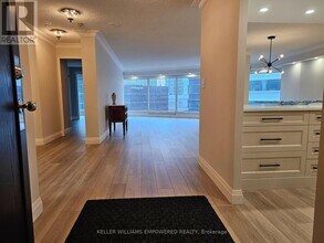 33 University Ave in Toronto, ON - Building Photo - Building Photo