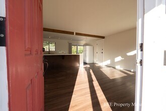 20616 NE 75th Pl in Redmond, WA - Building Photo - Building Photo