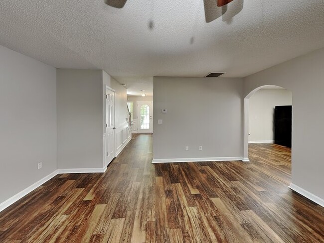 property at 5918 Seabright Ln