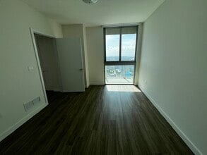 529 SW 3rd St, Unit A2 in Miami, FL - Foto de edificio - Building Photo