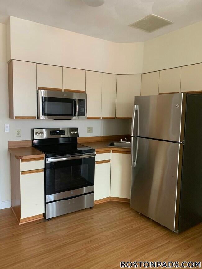81 Essex St in Boston, MA - Building Photo - Building Photo