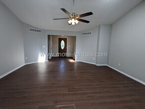 1001 Beaujolais Pl in Galloway, OH - Building Photo - Building Photo