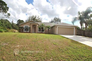 718 Starland St SE in Palm Bay, FL - Building Photo