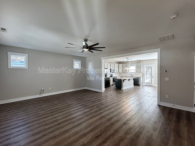 102 N Dunn St in Angier, NC - Building Photo - Building Photo
