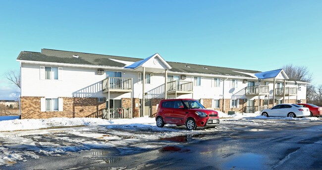 Park Water Apartments in Franklin, WI - Foto de edificio - Building Photo