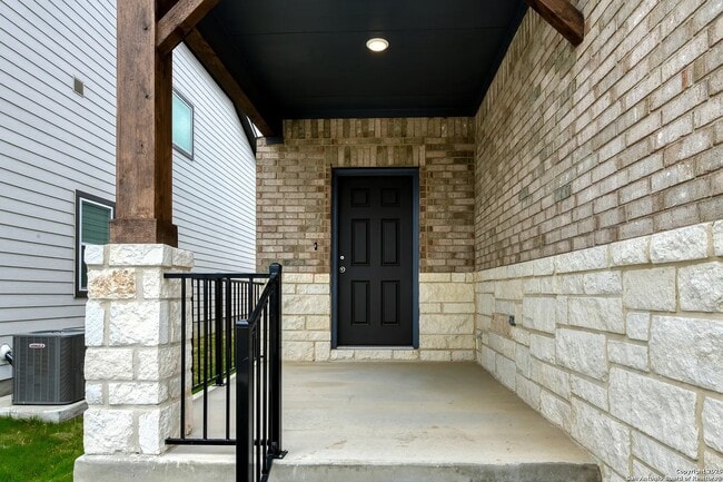 13766 Birch Xing in San Antonio, TX - Building Photo - Building Photo
