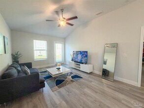 392 Hilburn Ln in Pensacola, FL - Building Photo - Building Photo