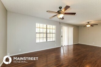 3733 W Villa Theresa Dr, Unit H103 in Glendale, AZ - Building Photo - Building Photo