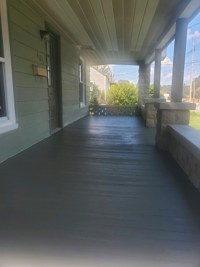 405 N Victor St in Christopher, IL - Foto de edificio - Building Photo