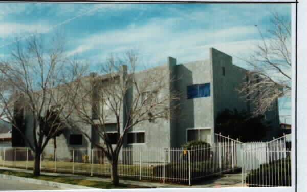 38563 Larkin Ave in Palmdale, CA - Building Photo - Building Photo