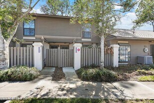 116 Cranes Lake Dr in Palm Valley, FL - Building Photo