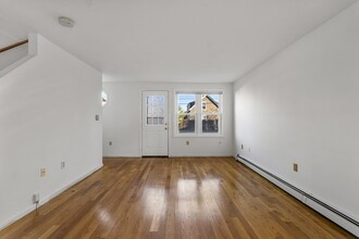 22 Mt Vernon St in Boston, MA - Building Photo - Building Photo