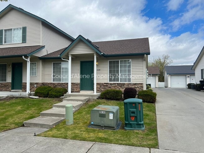 property at 1135-1139 W Sumac Ave