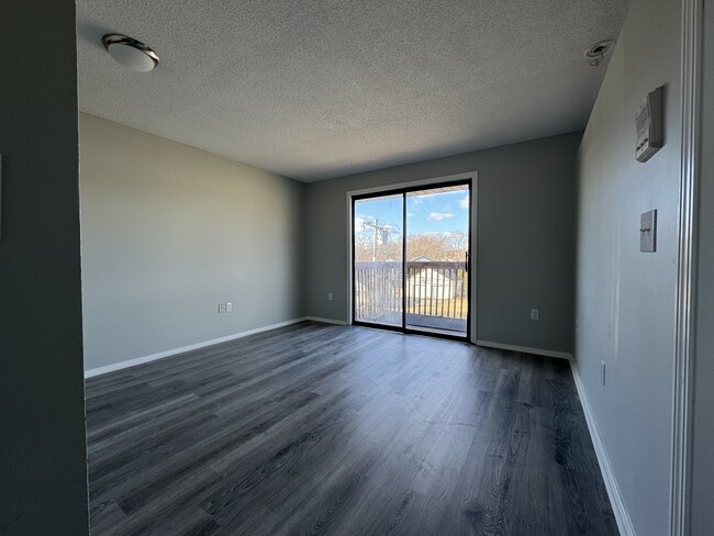 4 Twining St-Unit -9 in Plainville, CT - Foto de edificio - Building Photo