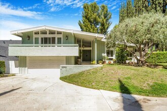 22903 De Kalb Dr in Calabasas, CA - Building Photo - Building Photo