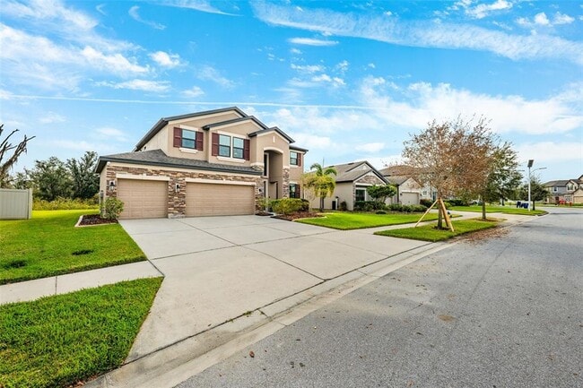 8048 Roma Dune Dr in Wesley Chapel, FL - Foto de edificio - Building Photo