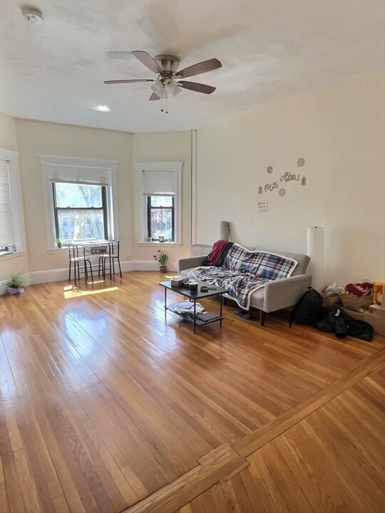 1487 Beacon St, Unit 17 in Brookline, MA - Building Photo