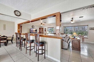 7187 Thompson Rd in Boynton Beach, FL - Foto de edificio - Building Photo