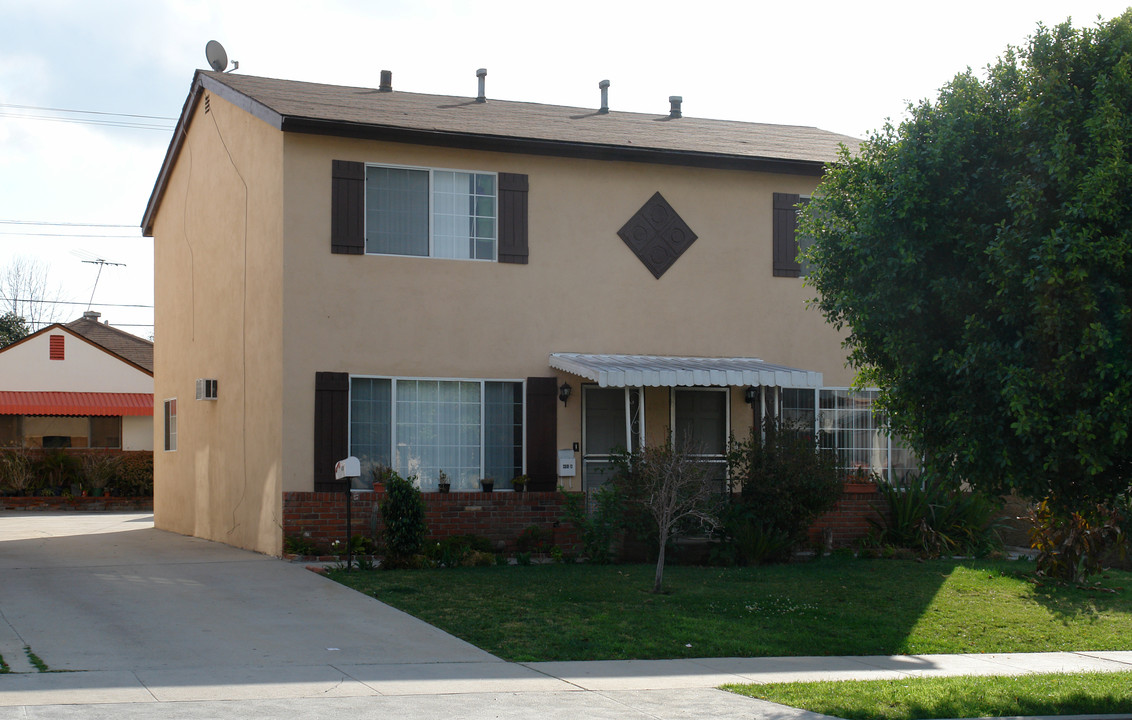 400 Fischer St in Glendale, CA - Building Photo