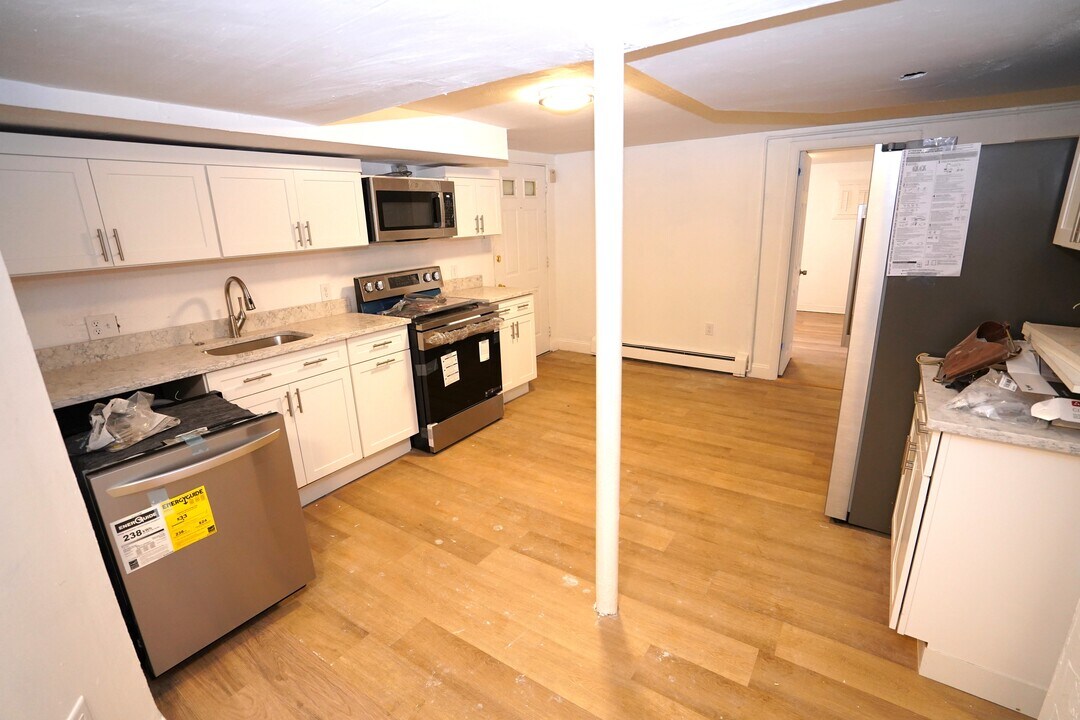 83 Waverly St, Unit B in Boston, MA - Building Photo
