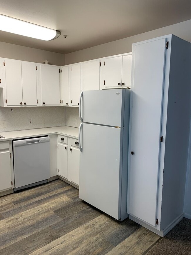 8040 Huckleberry St in Anchorage, AK - Building Photo - Building Photo