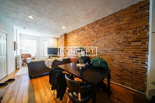 216 Hemenway St, Unit 1 in Boston, MA - Building Photo