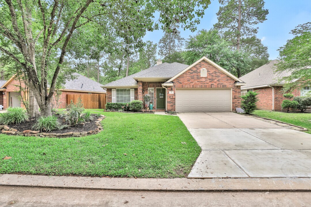 7 Cypress Bayou Ct in Spring, TX - Building Photo
