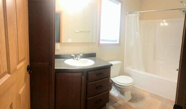 3623 Starview Dr in Cedar Falls, IA - Building Photo - Building Photo