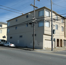 101 E Moltke St in Daly City, CA - Building Photo - Building Photo