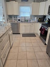 359 E Pine St in Long Beach, NY - Building Photo - Building Photo