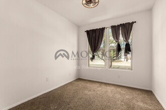 1633 E Evelyn Dr in Casa Grande, AZ - Building Photo - Building Photo