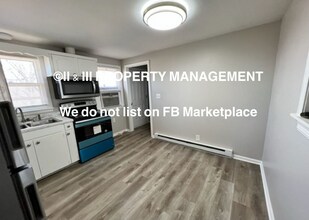 5919 Pflumm Rd in Shawnee, KS - Building Photo - Building Photo