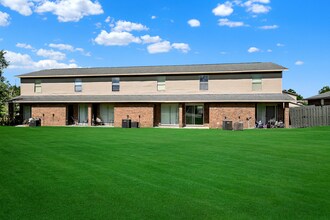 230 Whispering Oaks Ct in Orange City, FL - Building Photo - Building Photo