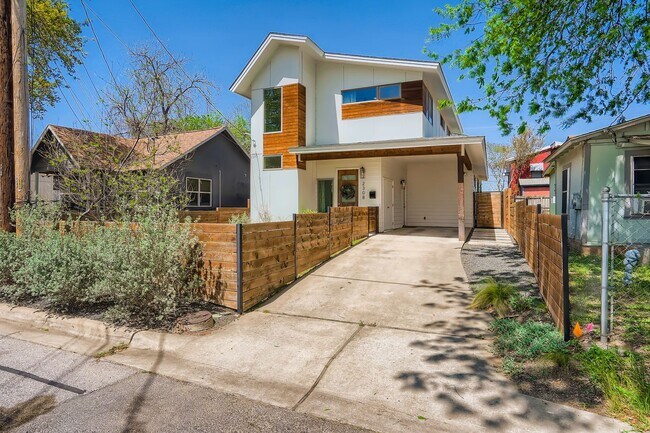 2308 Santa Rosa St in Austin, TX - Building Photo - Building Photo