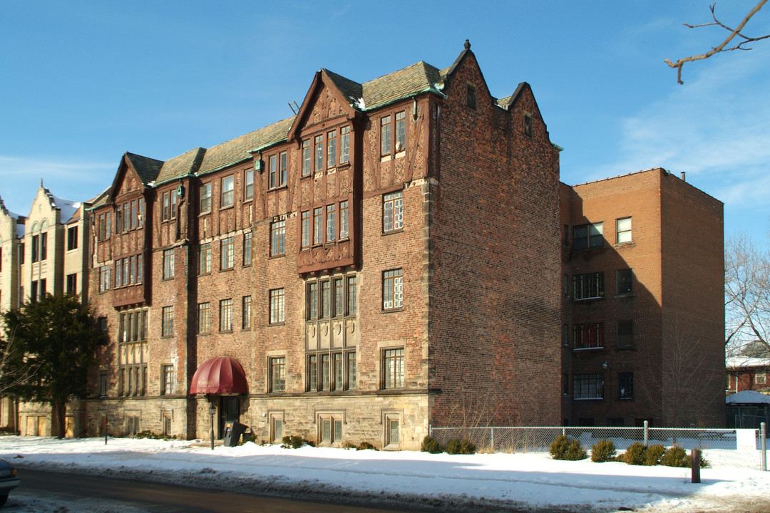 Hazelwood Apartments in Detroit, MI - Building Photo