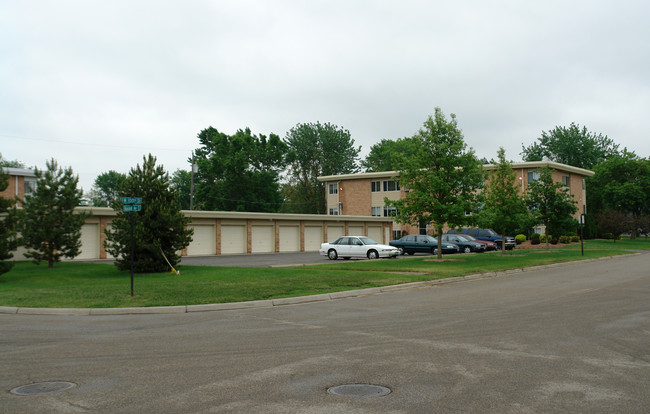9920 Nicollet Ave in Bloomington, MN - Building Photo - Building Photo