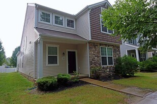 5595 Eagle River Dr in Dublin, OH - Building Photo