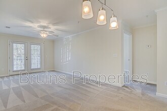 7104 W Friendly Ave in Greensboro, NC - Building Photo - Building Photo