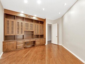 5600 San Felipe St in Houston, TX - Building Photo - Building Photo