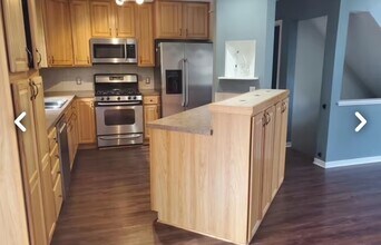 2036 Breeze Dr in Holland, MI - Foto de edificio - Building Photo