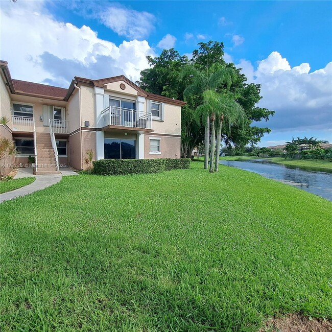 1226 SW 113th Terrace in Pembroke Pines, FL - Building Photo - Building Photo