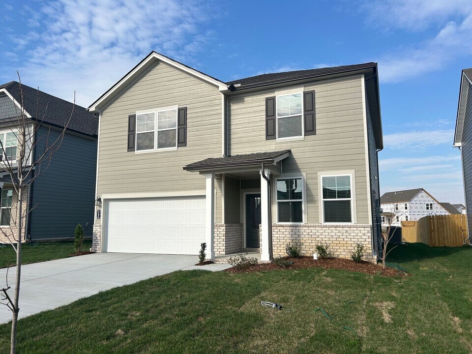 5755 Hartsville Pike in Lebanon, TN - Building Photo