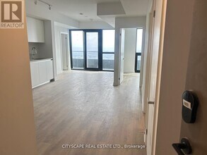 4015 The Exchange in Mississauga, ON - Building Photo - Building Photo