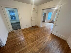 221 N Livingston St, Unit #2 in Madison, WI - Building Photo - Building Photo