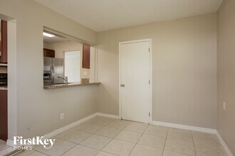 3430 NW 34th St in Lauderdale Lakes, FL - Foto de edificio - Building Photo