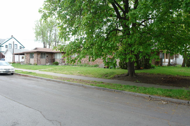 2217-2221 N Lincoln St in Spokane, WA - Building Photo - Building Photo