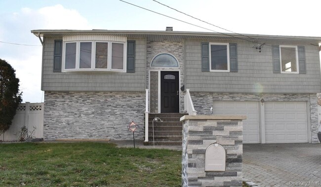 property at 6 Geiger Pl