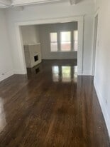 2614 E 78th St in Chicago, IL - Building Photo