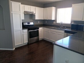 7040 Husky Dr NE in Rio Rancho, NM - Building Photo - Building Photo