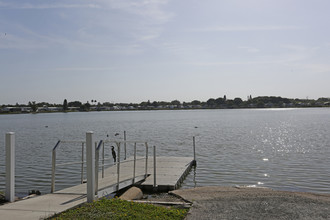 Pleasant Lake in Bradenton, FL - Building Photo - Building Photo